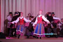 Ансамбль «Харошкі» паказаў ганцаўчанам старадаўнія беларускія танцы